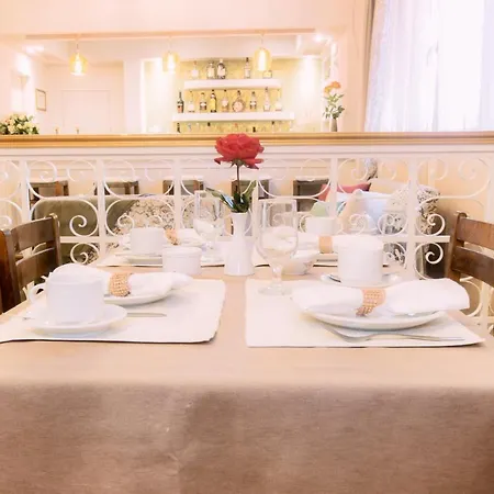 호텔 Sirena 고우비아